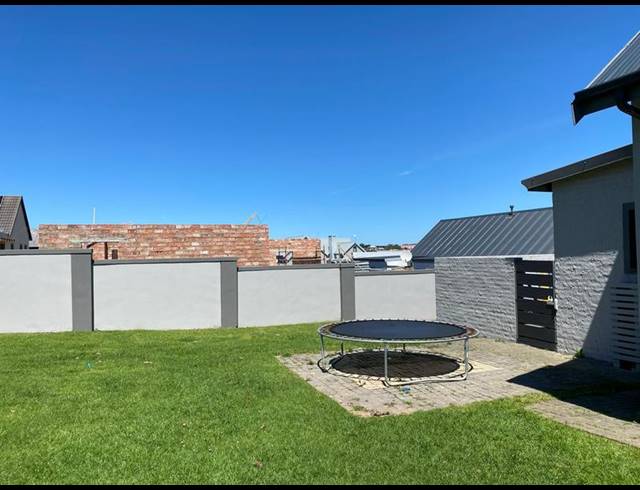 3 BEDROOM HOUSE FOR SALE IN BLUE MOUNTAIN VILLAGE